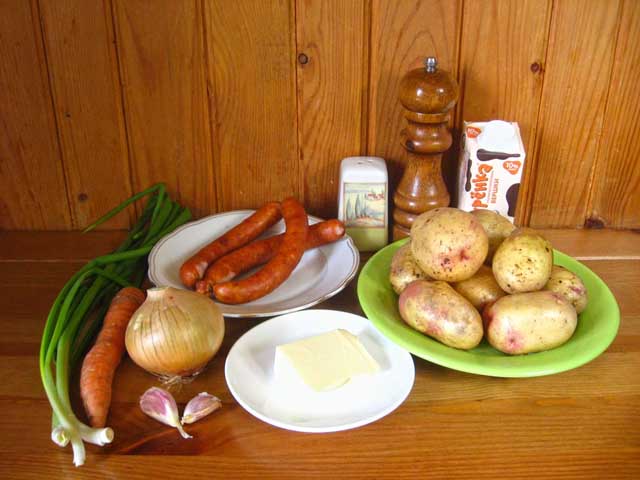 Картофельный суп-пюре с копчеными колбасками. Ингредиенты.
