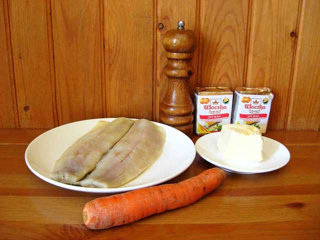 Закуска из сельди, моркови и плавленых сырков. Ингредиенты.