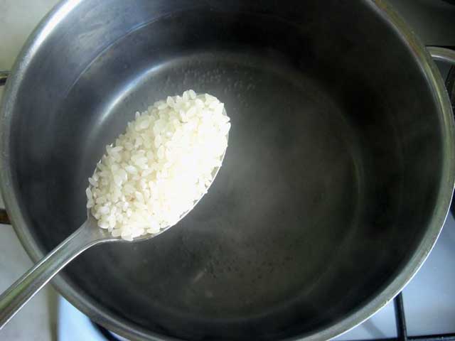 Закладываем рис.