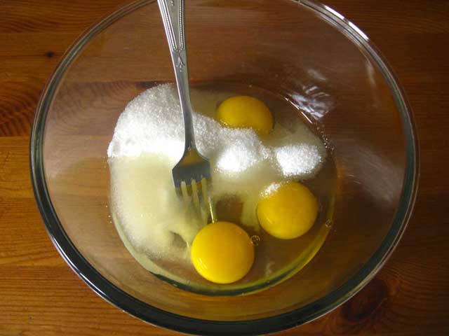 Яйця з цукром.