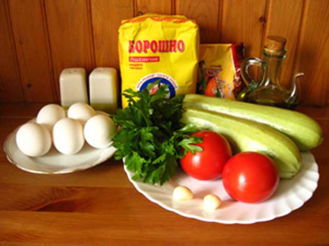 Ингредиенты для приготовления оладьев из кабачков.