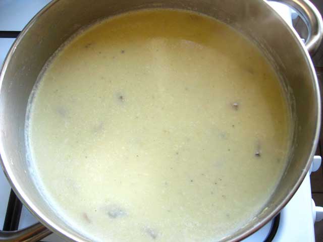 Грибний суп-пюре готовий.