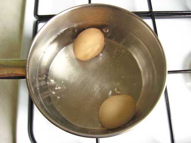 Яйця варяться.