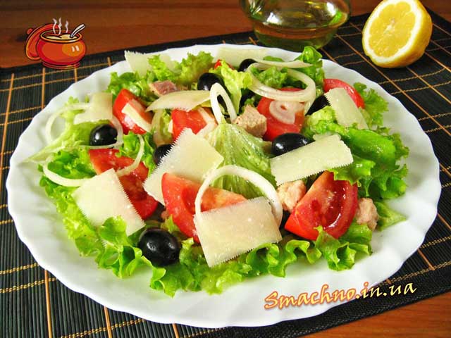 Салат из латука и тунца